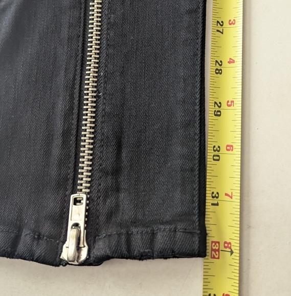 NWT Forever 21 Mens Slim Fit Distressed Jeans Black Zipper Detail Size 32x32 NWT - Picture 7 of 12